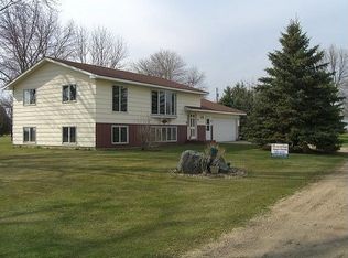 581 8th St, Hancock, MN 56244