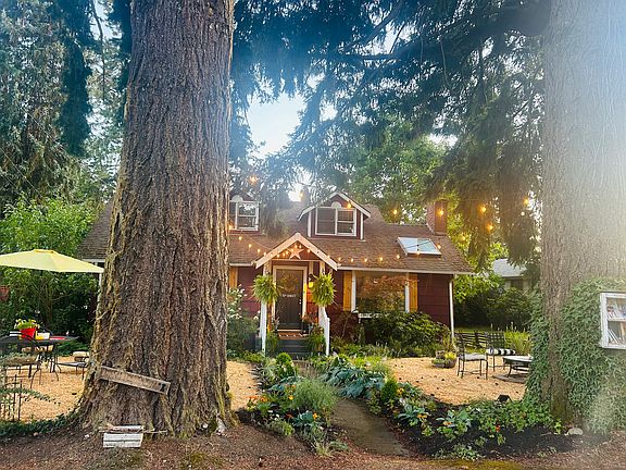 3rd image of 18617 SE Ashton Ln