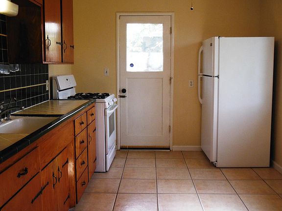 5th image of 4973 Union Ave