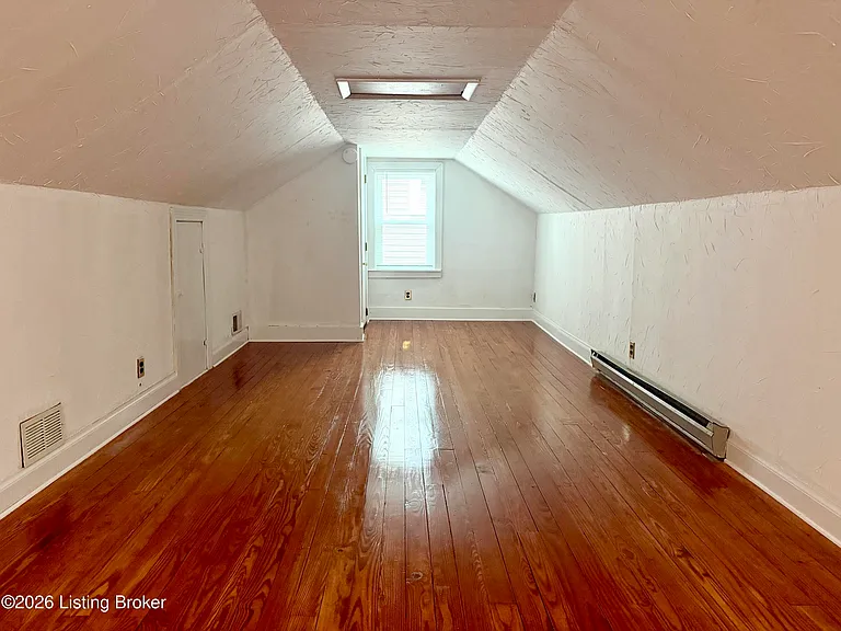 2219 Woodbourne Ave — Photo 10