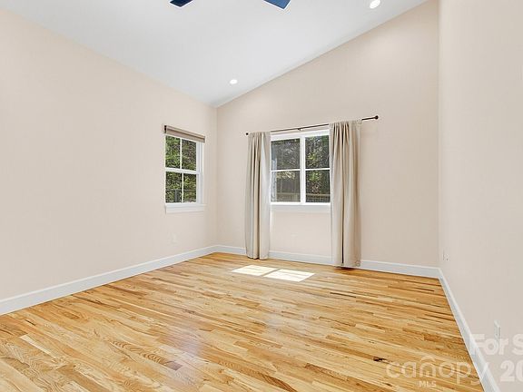 4th image of 180 Moody Ave