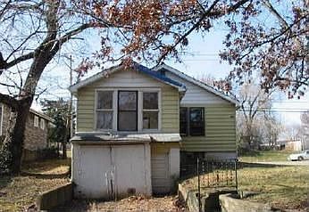 2nd image of 3822 N Hanley Rd
