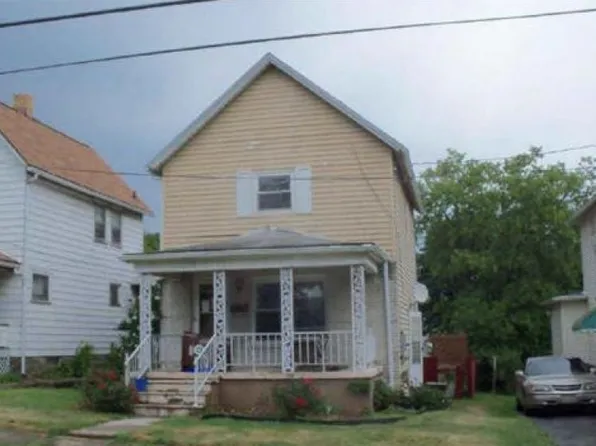 397 S State Line Rd, Sharon, PA 16146