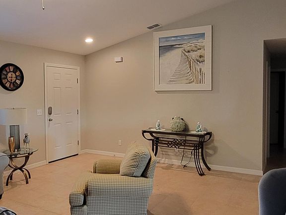4th image of 7239 Sussex Ln #0