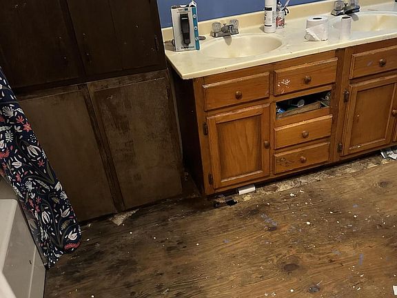 5th image of 713 W Morris St