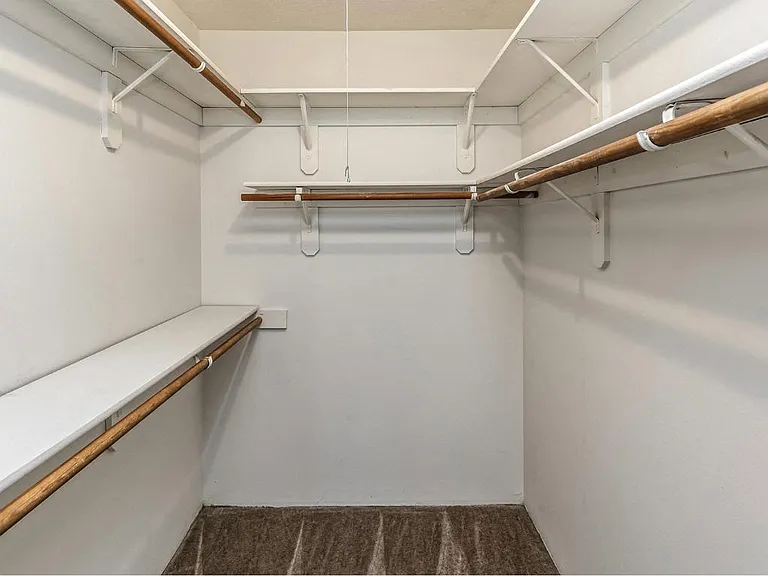 Maple View Apartments — Photo 14