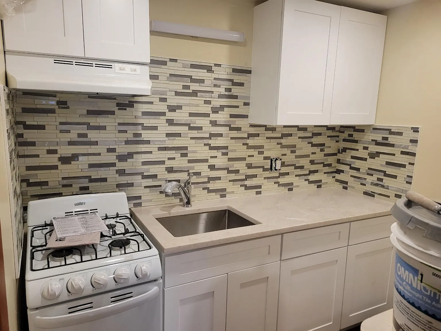 Studio, 400 sqft, $1,600 — Photo 3