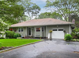 71 Roseland Ln, East Patchogue, NY 11772