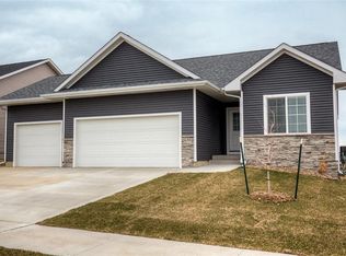 635 SE Tallgrass Ln, Waukee, IA 50263