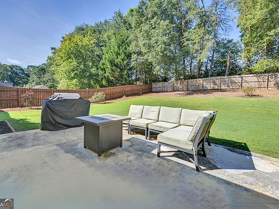 3rd image of 514 Hamlet Dr