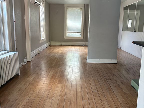 3rd image of 4727 W 33rd Ave Unit B