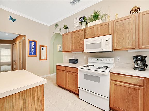 5th image of 1127 Royal Saint George Dr