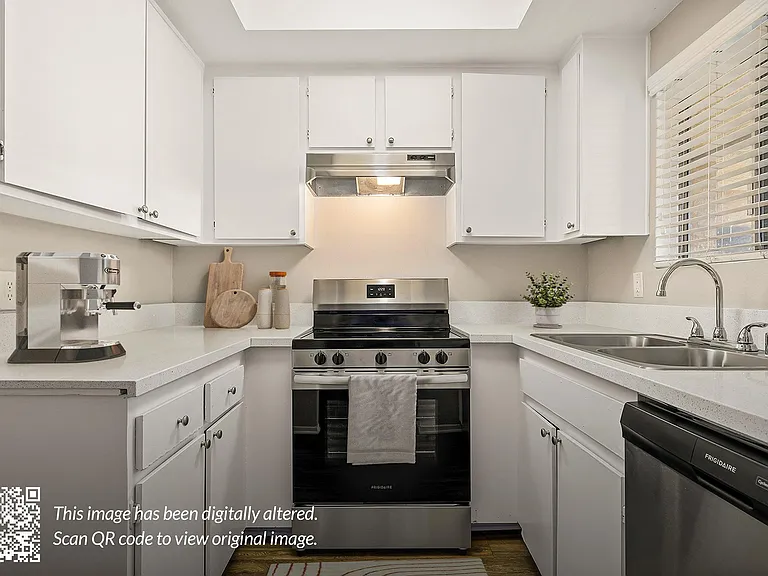 ORO Apartments — Photo 10