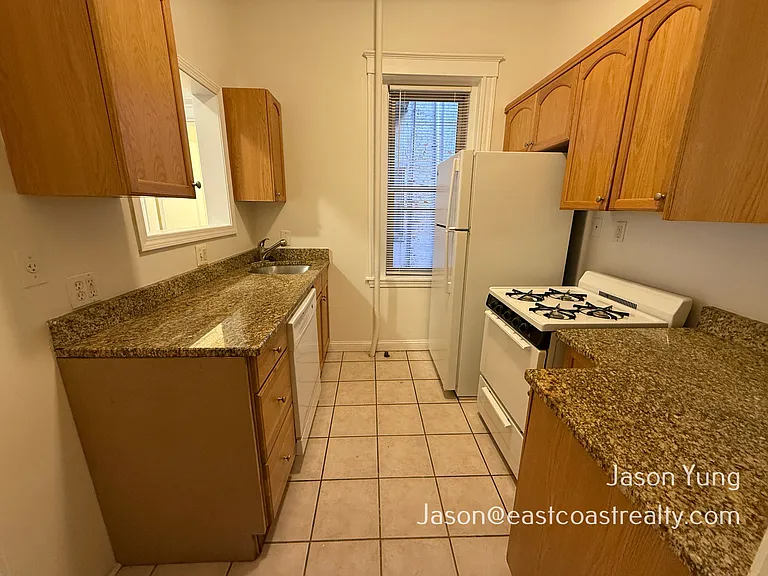 25 Queensberry St #1 — Photo 7