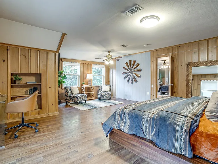 1505 N Riverside Dr — Photo 16