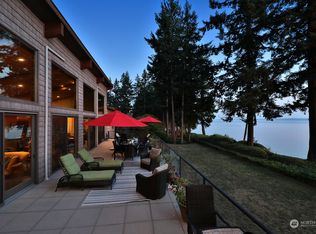 3186 Eaglecrest Ln, Clinton, WA 98236