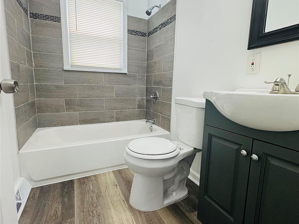 20195 Westhampton Ave, photo 19