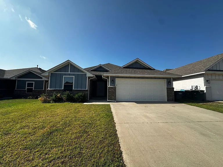 2316 Alta Vista Ln — Photo 2