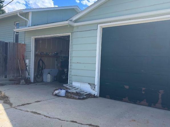 210 N 9th St, Douglas, WY 82633