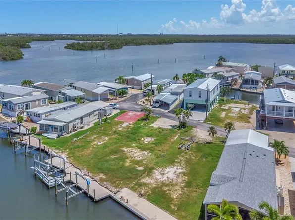 65 Nancy LN, FORT MYERS BEACH, FL 33931