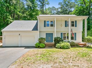 1106 Showalter Rd, Yorktown, VA 23692