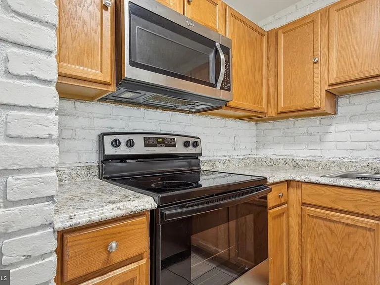 9490 Mooregate Ct — Photo 13