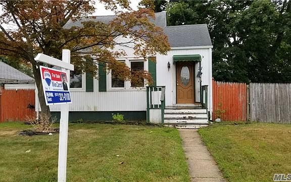 2nd image of 21 Beach Ave