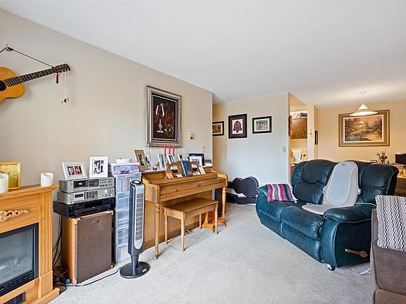3rd image of 105 Gorge Rd E #309