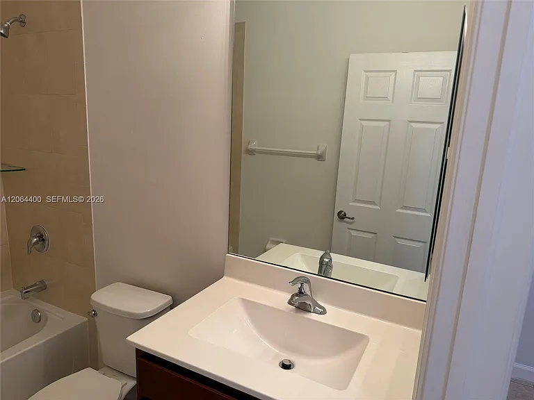 737 SE 37th Pl — Photo 35