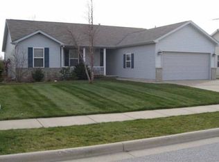 1502 Pine Creek Rd, Valparaiso, IN 46383