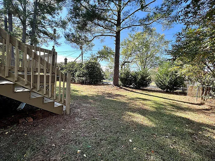 102 Ashley Ct — Photo 33