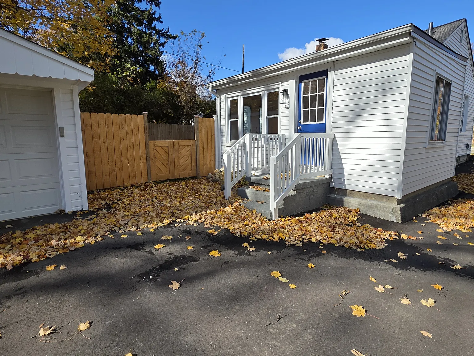 355 W ST Clair — Photo 3