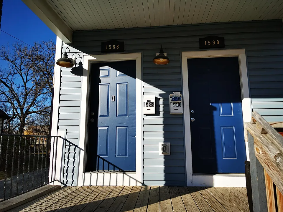 1588 Franklin Ave