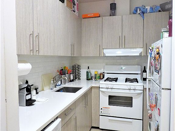 4th image of 218 E 14th St APT 5