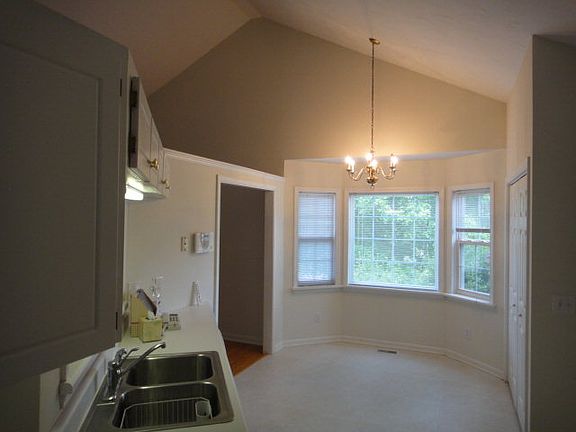 2nd image of 123 Orchard Park Dr