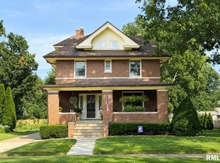 1121 N Kellogg St, Galesburg, IL 61401