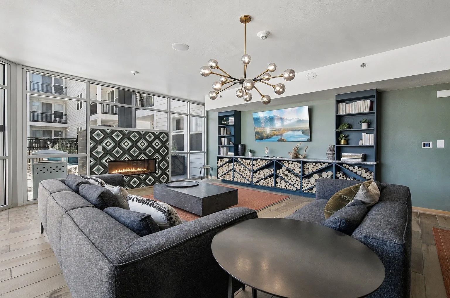 Park Avenue West — Photo 1