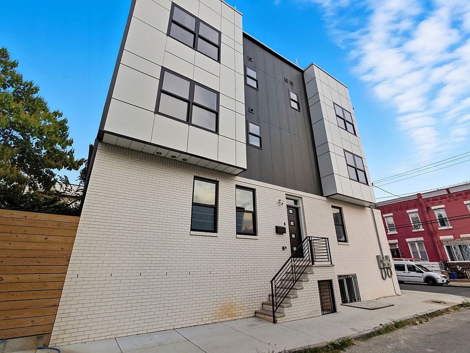 1st image of 2713 W Montgomery Ave #A
