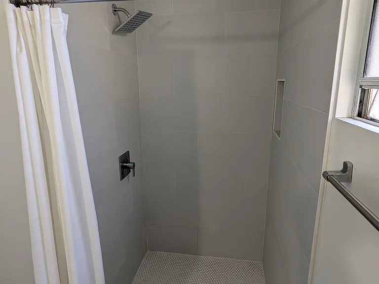 1101 W Vernon Ave #6 — Photo 3