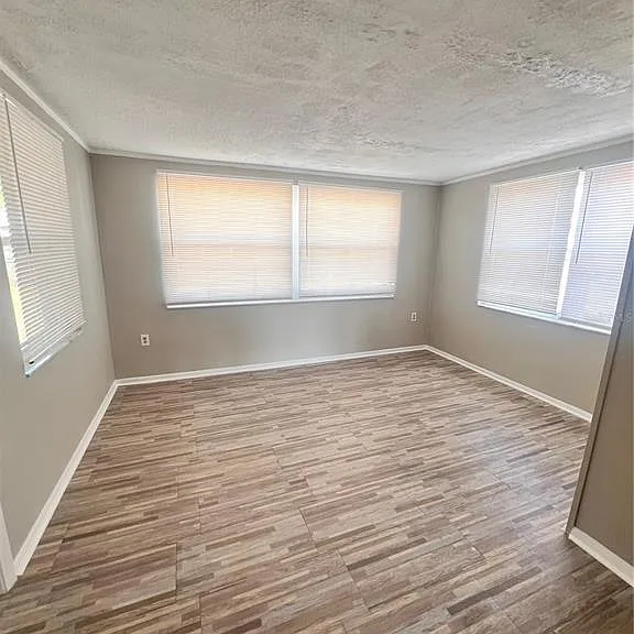 9910 Lake Chrise Ln — Photo 10