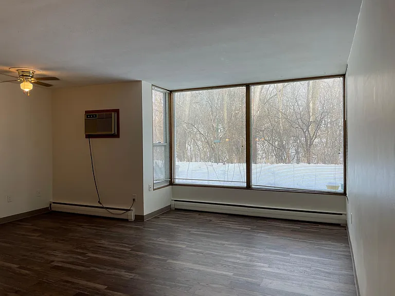 405 10th Ave N #104 — Photo 7