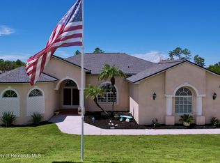 7061 Ovenbird Rd, Weeki Wachee, FL 34613