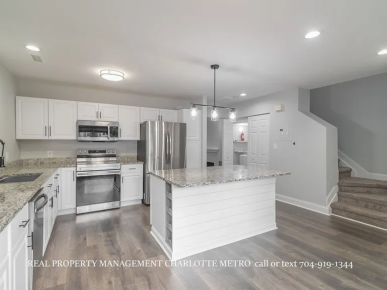 17429 Tuscany Ln — Photo 10