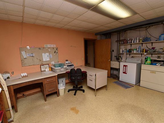 Large multipurpose room 