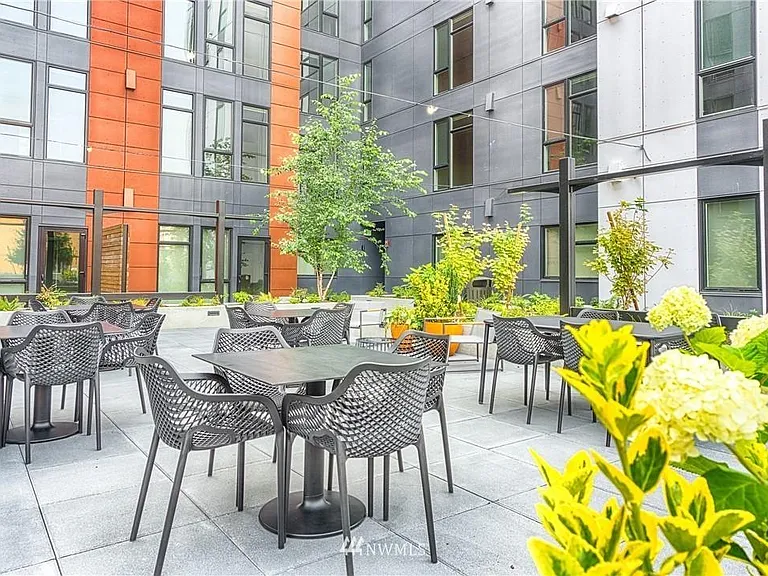 1085 103rd Ave NE #100 — Photo 19