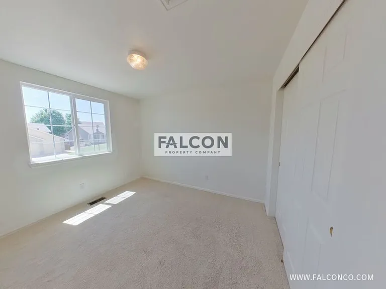 6536 Graymont Dr — Photo 16