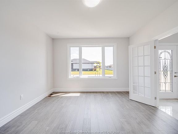 5th image of 56 Noble Ct