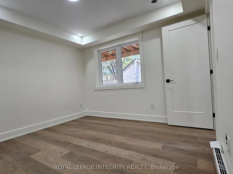 374 Berkley Ave #B — Photo 10