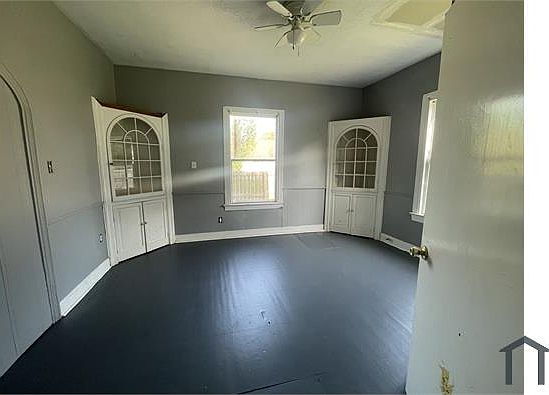 5th image of 590 Palm St