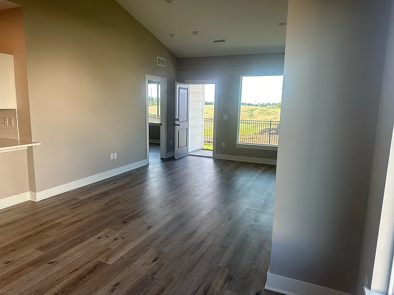 1076 Long Path St — Photo 5